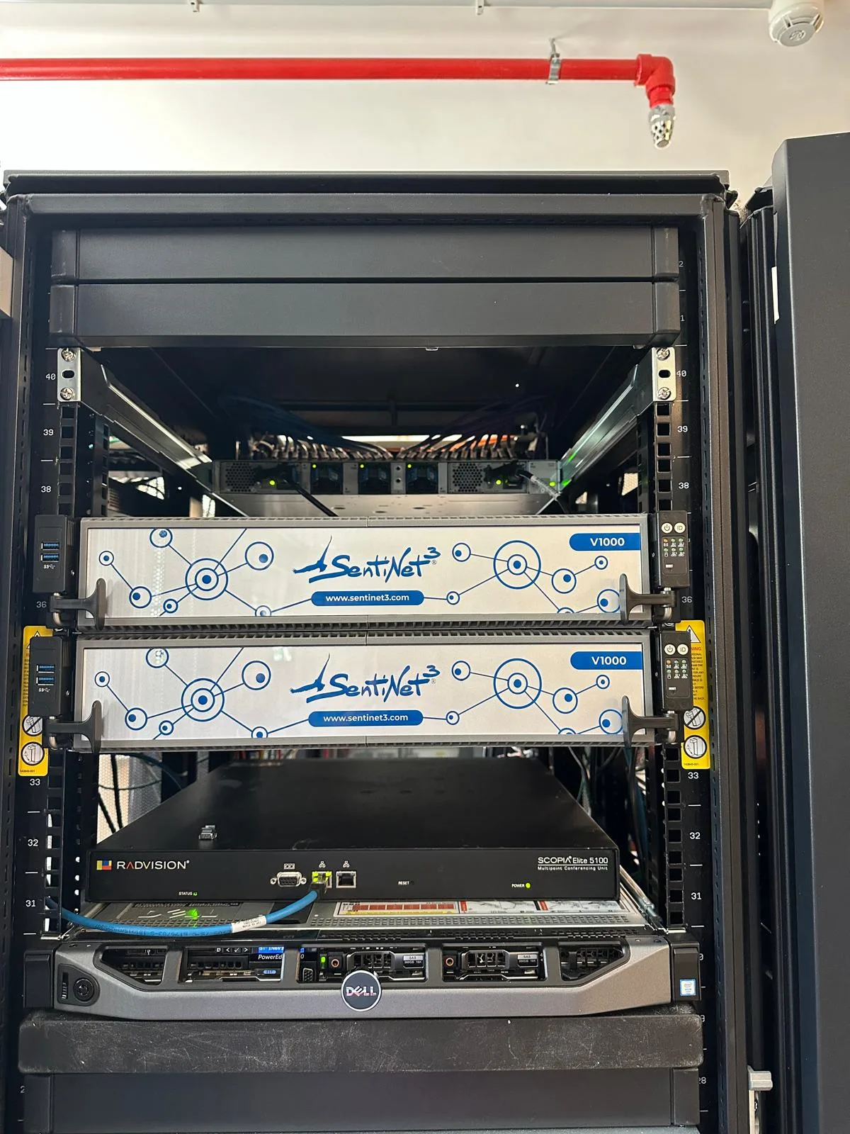 Appliance Sentinet³ installate in un rack